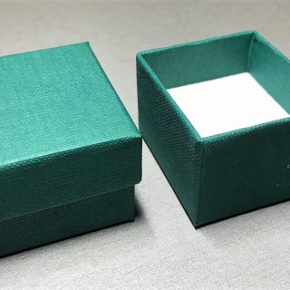 Kartoninė dėžutė 50x45x30 mm žalia matinė
